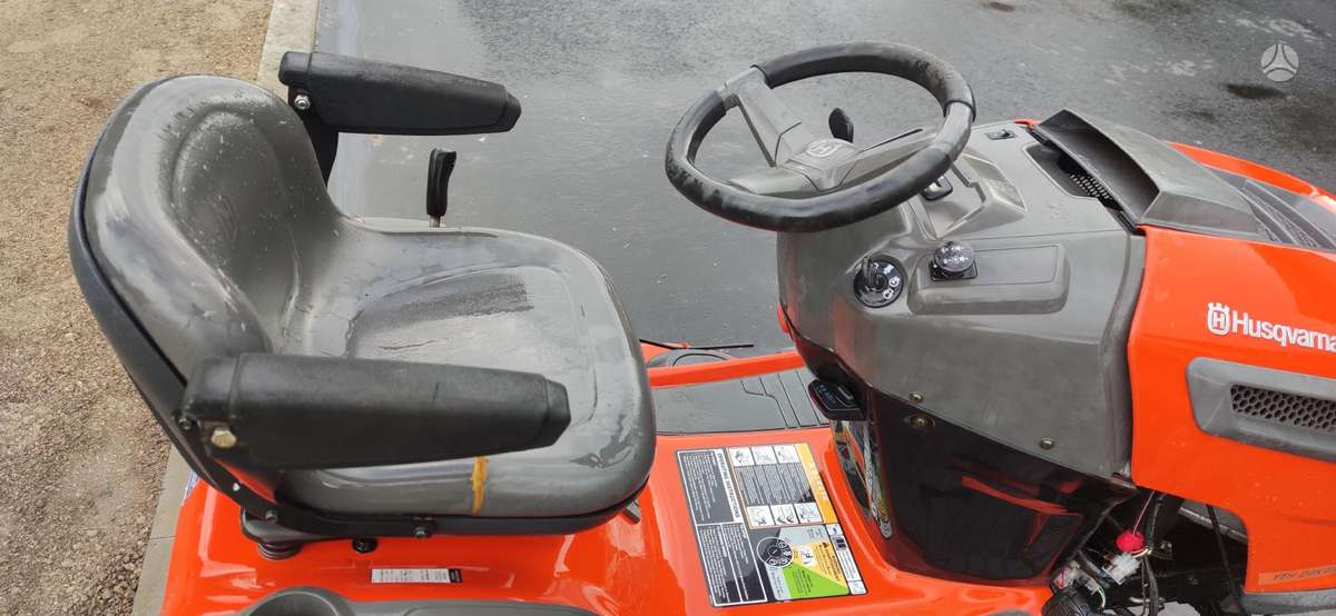 Husqvarna YTH 24K48, садовые тракторы