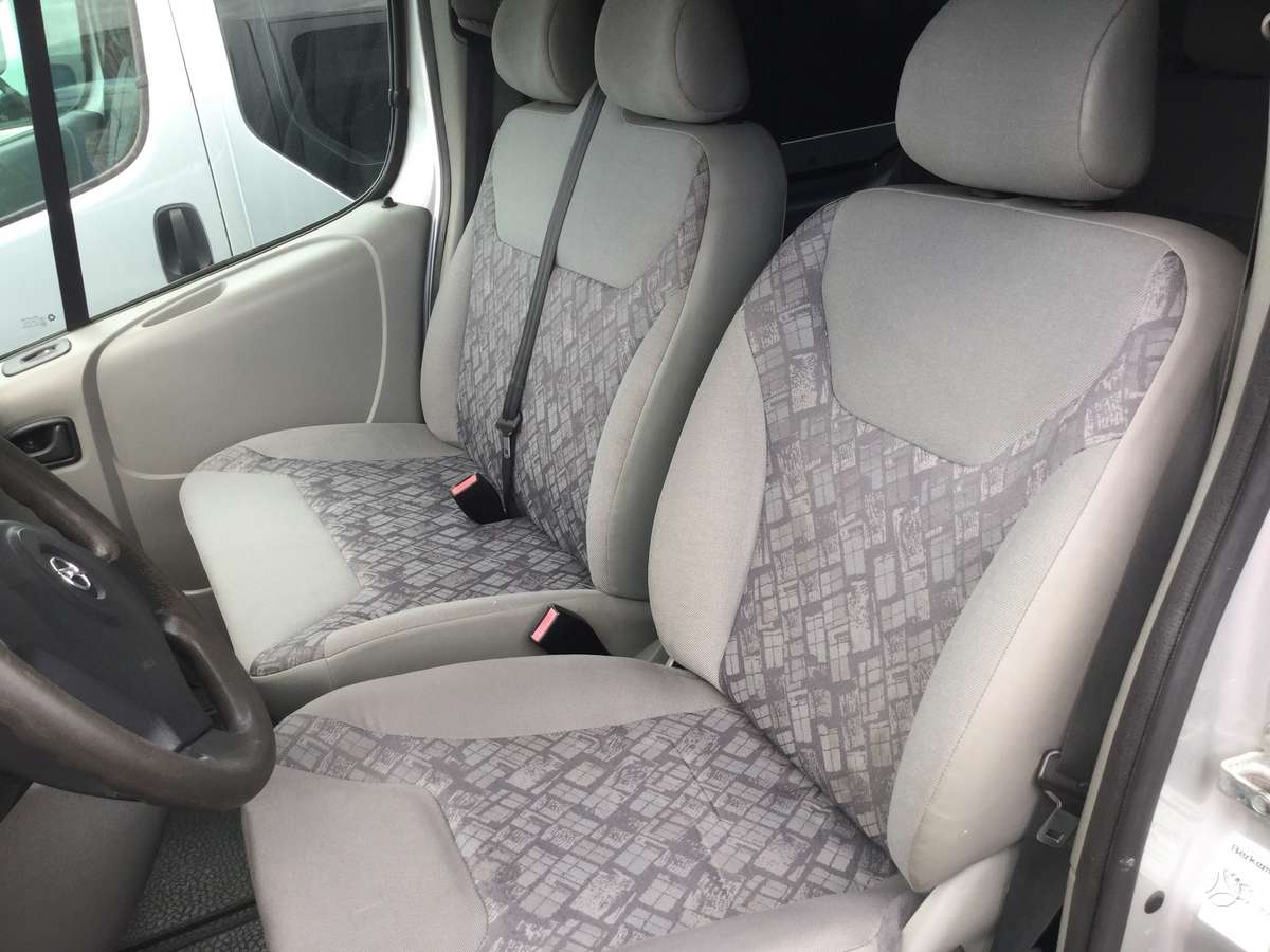 Renault Trafic, keleiviniai mikroautobusai