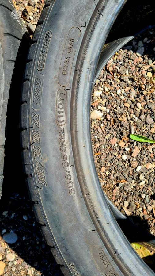 Michelin, summer 305/35 R22