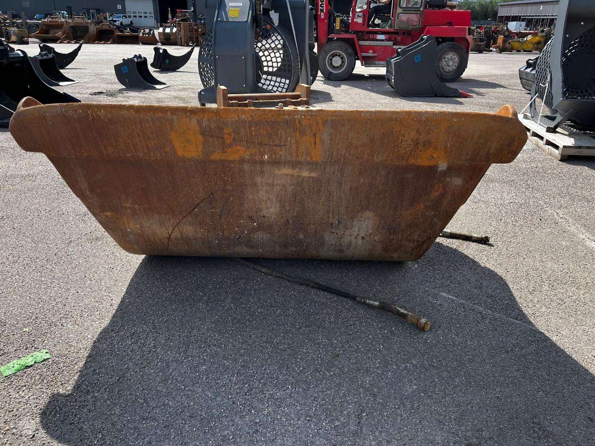 -Kita- Kaušas kasimo-planiravimo1,8m3, excavator