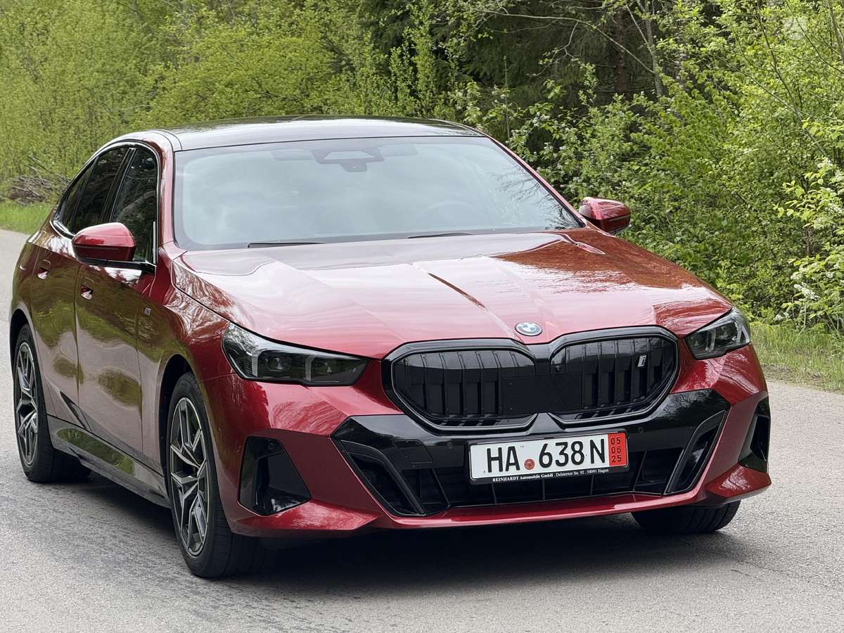BMW i5, Лимузин