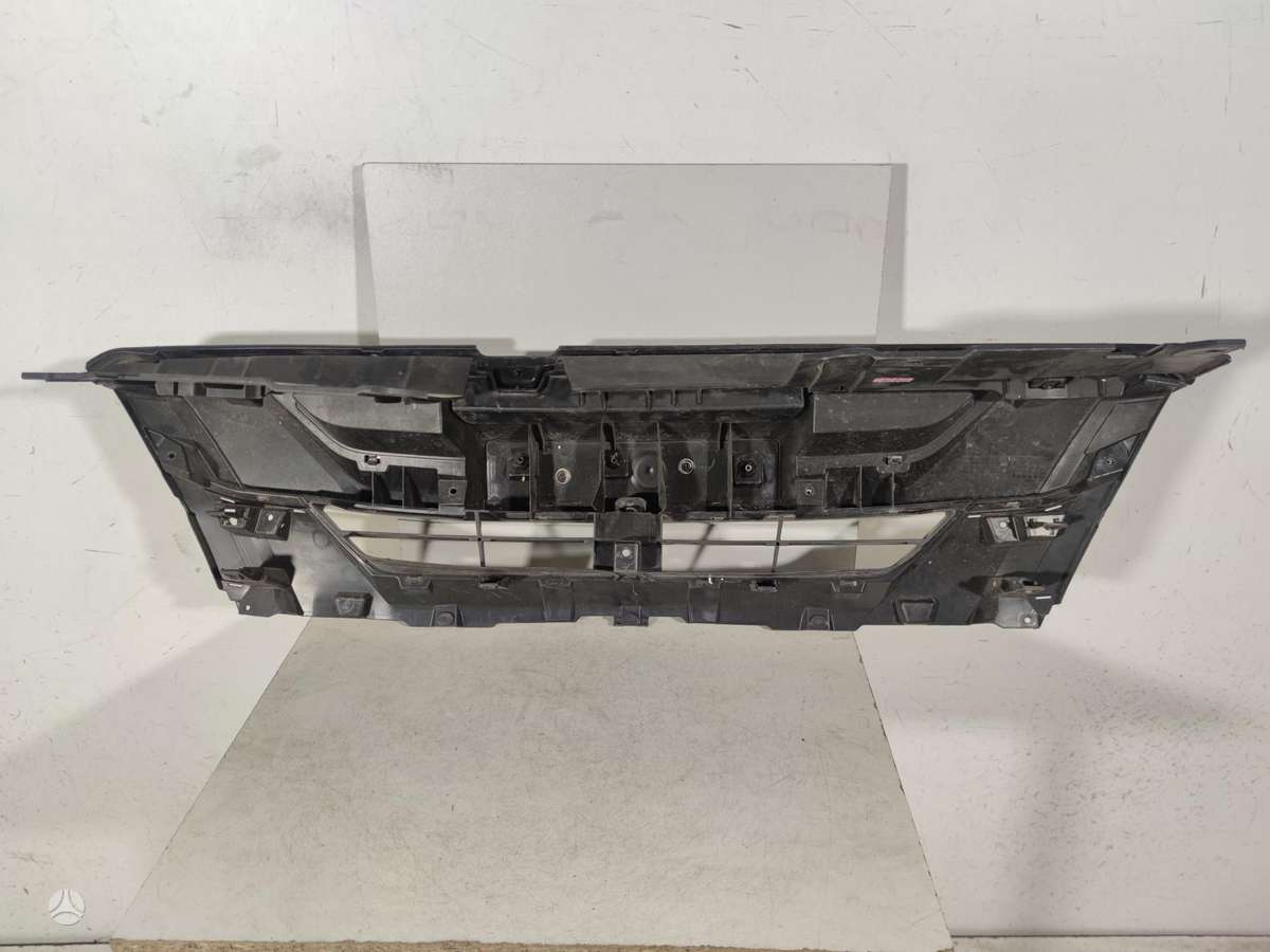 Isuzu D-Max radiatora režģis