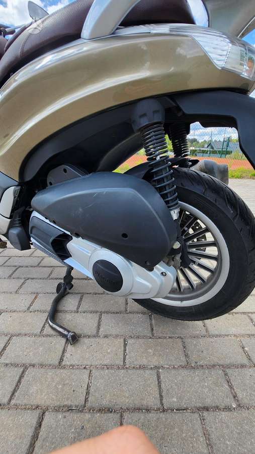 Piaggio Beverly 300cc, scooters / mopeds