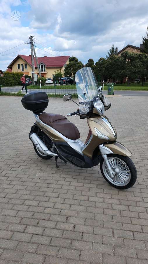 Piaggio Beverly 300cc, scooters / mopeds