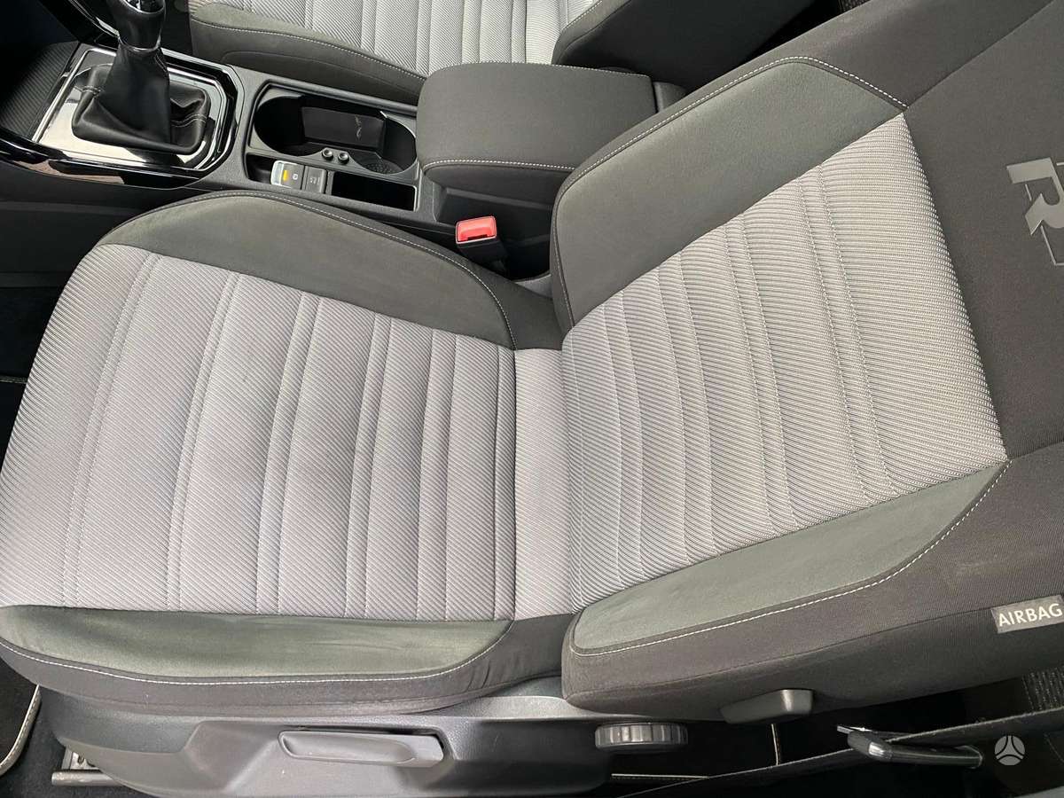 Volkswagen Touran - 10