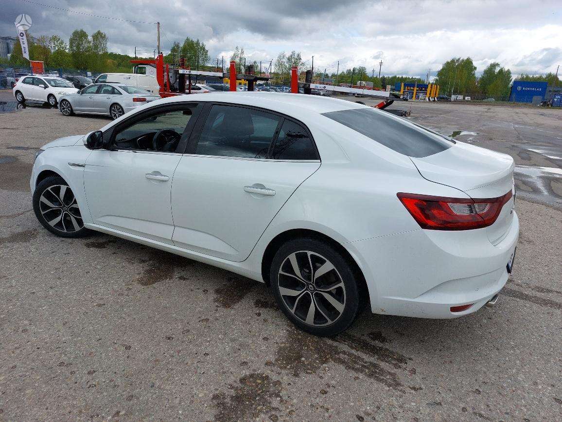 Renault Megane, Седан