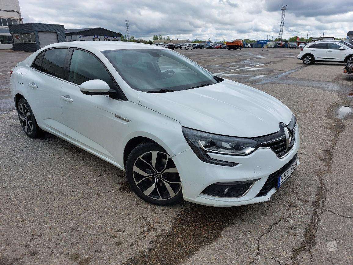 Renault Megane, Седан
