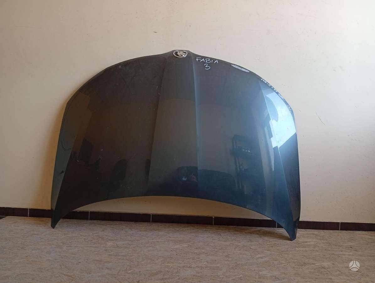 Skoda Rapid hood (front, rear)