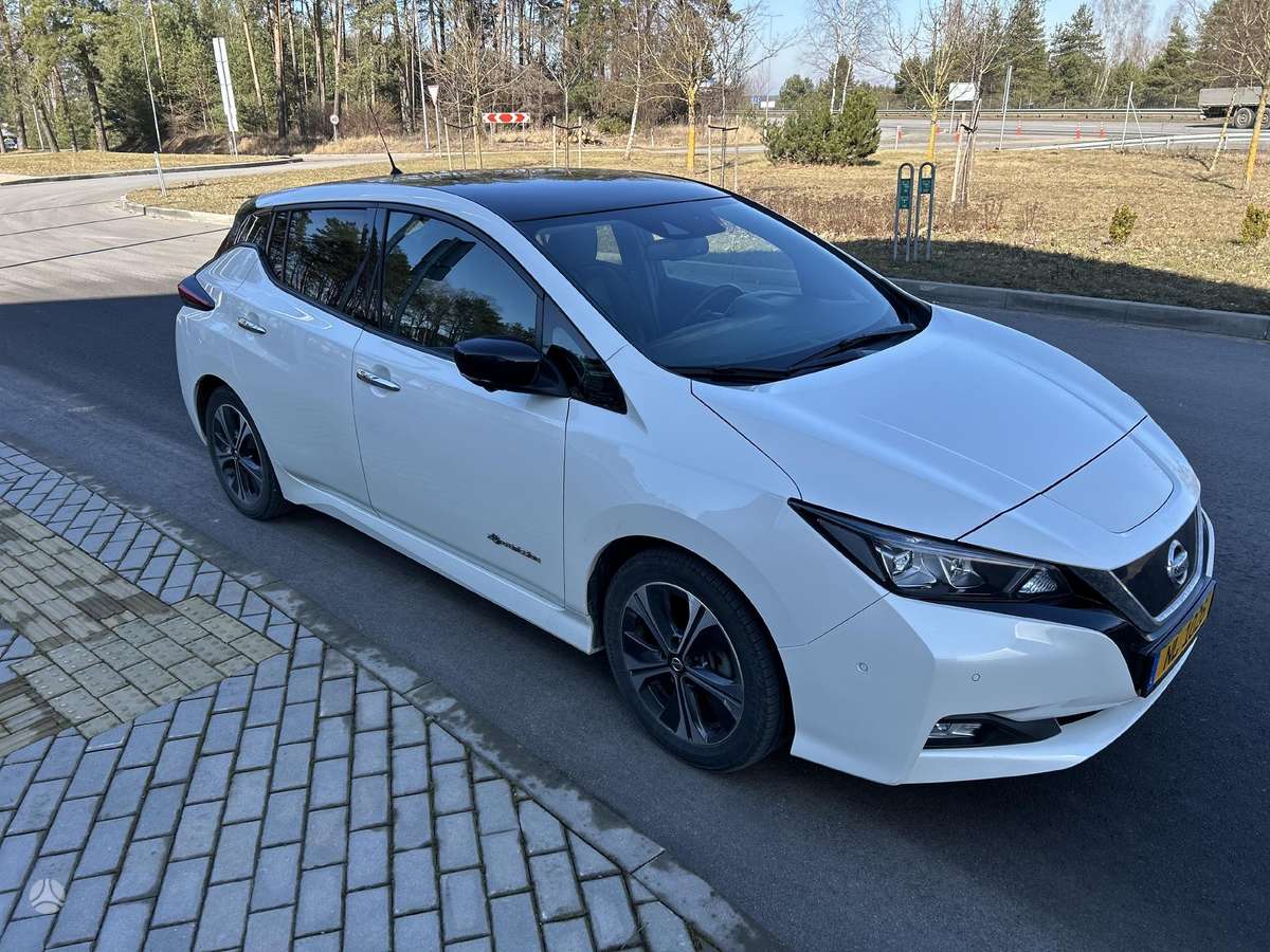 Nissan Leaf, 40 кВт·ч, Хэтчбек