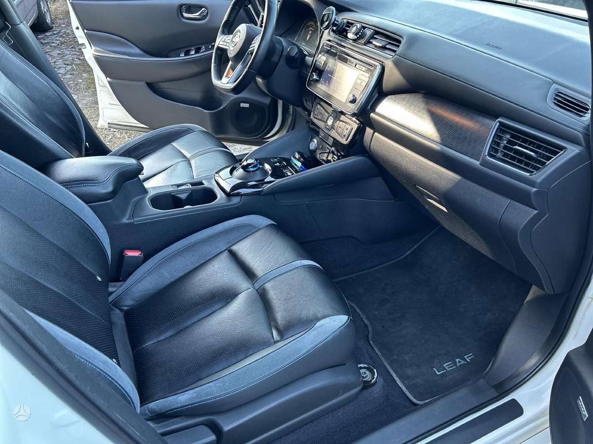Nissan Leaf, 40 кВт·ч, Хэтчбек