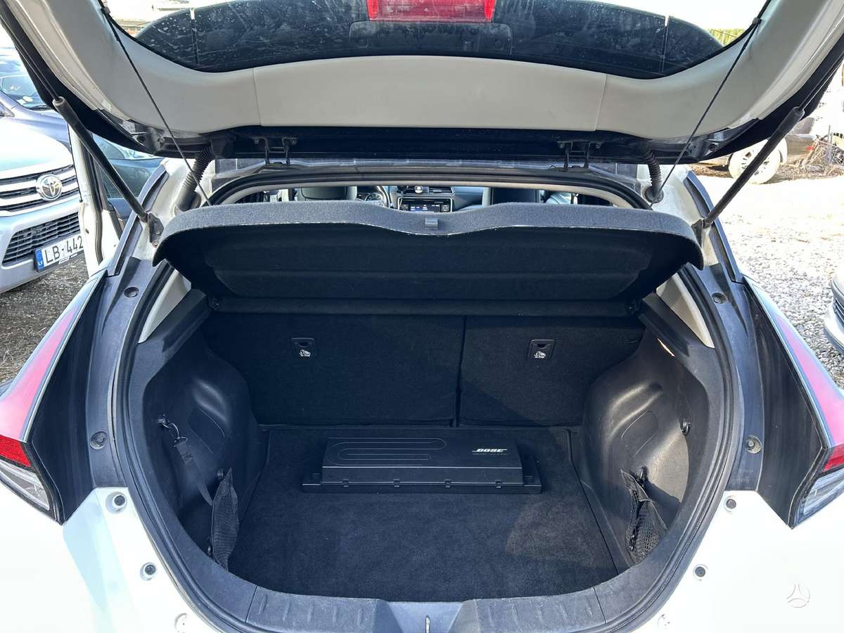 Nissan Leaf, 40 кВт·ч, Хэтчбек