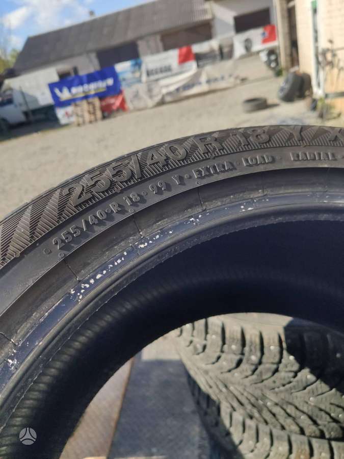 Gislaved, vasaras 255/40 R18