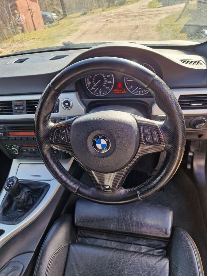 BMW 320 Dalimis