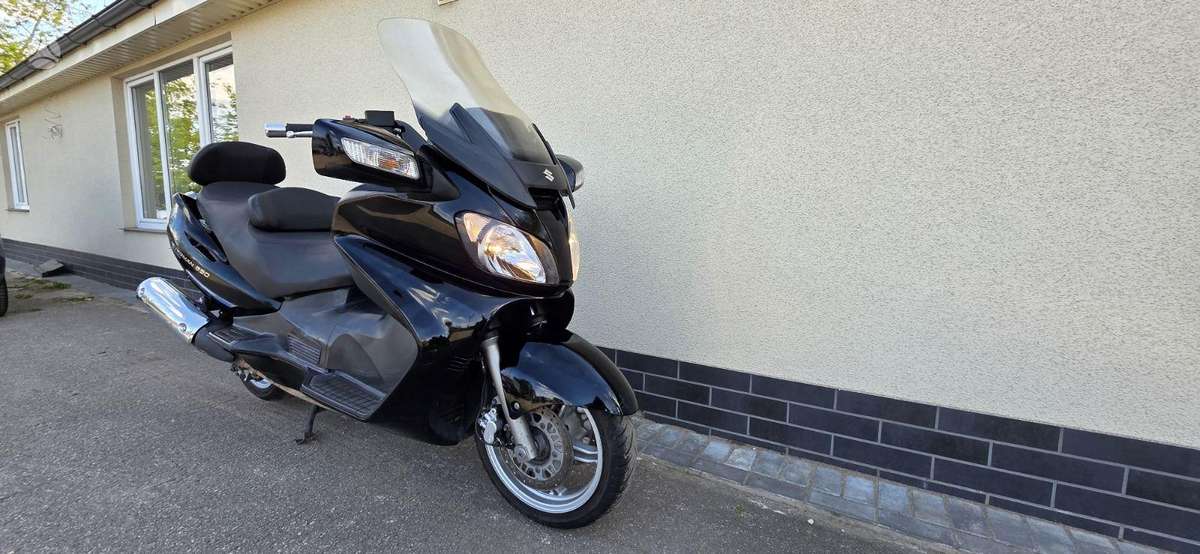 Suzuki Burgman 650cc, мотороллеры / мопеды