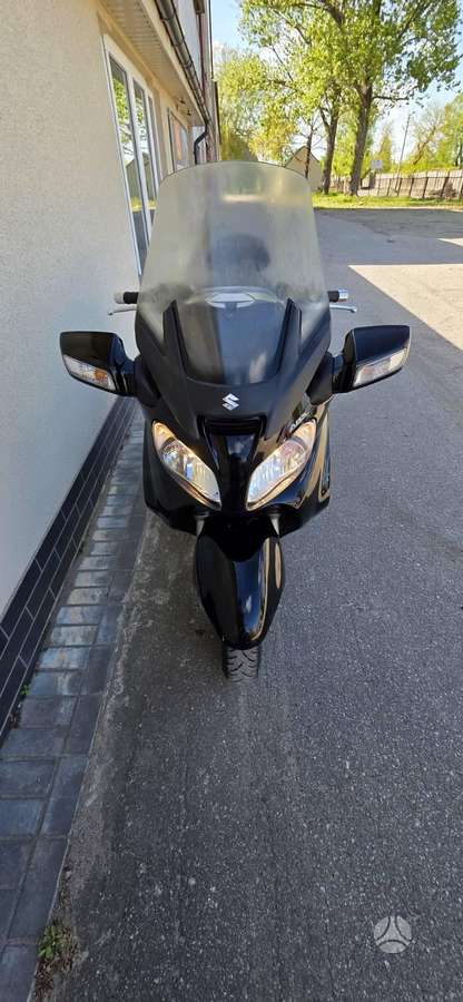 Suzuki Burgman 650cc, scooters / mopeds