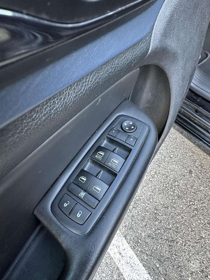 Chrysler 200, 2.4 l., Седан