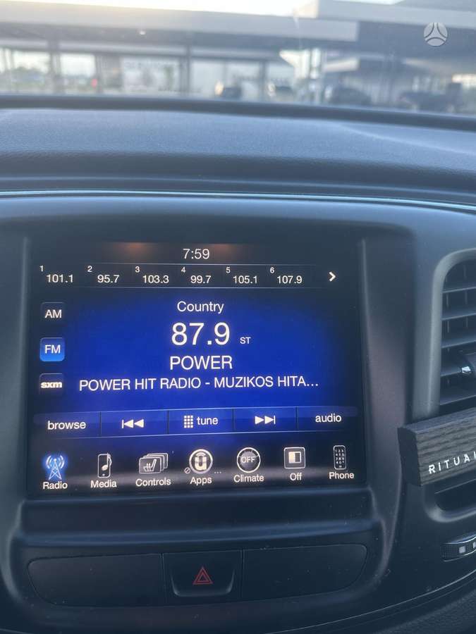 Chrysler 200, 2.4 l., Седан