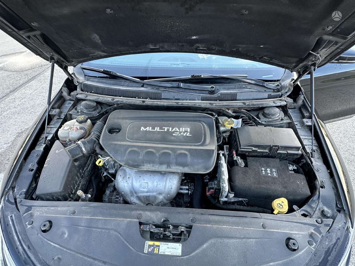 Chrysler 200, 2.4 l., Седан