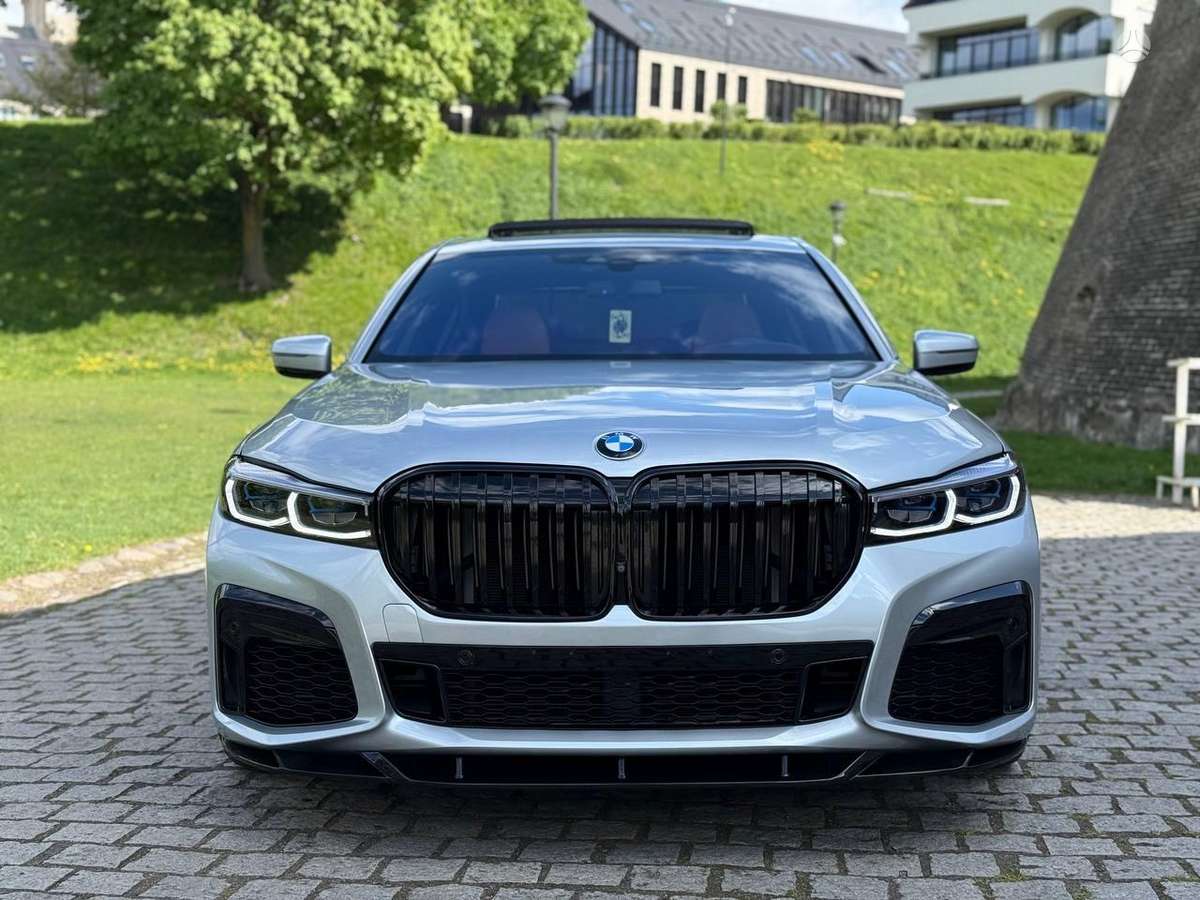 BMW 750, 4.4 l., Седан