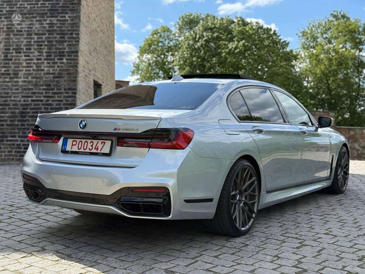 BMW 750, 4.4 l., Седан