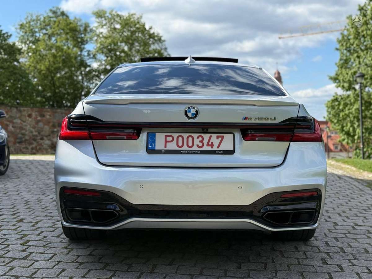 BMW 750, 4.4 l., Седан