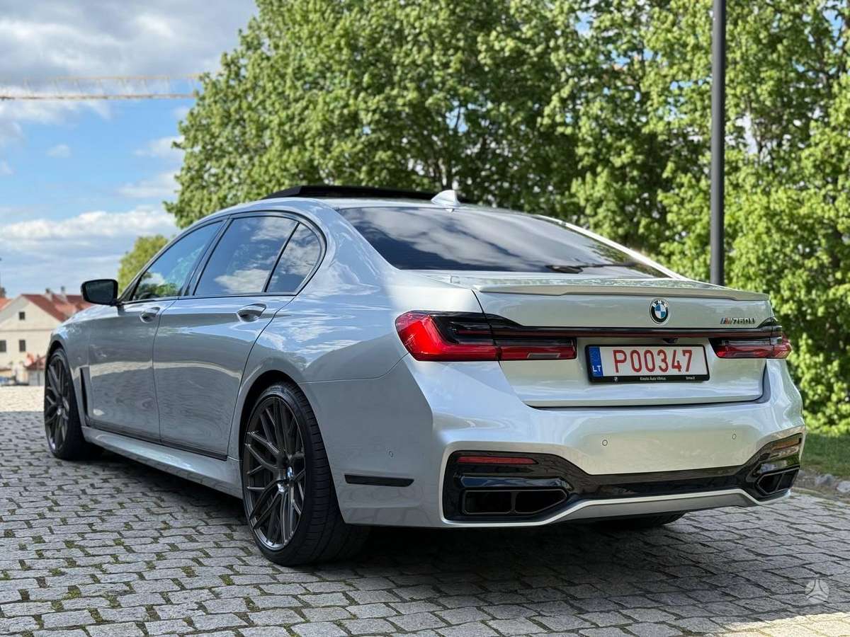 BMW 750, 4.4 l., Седан
