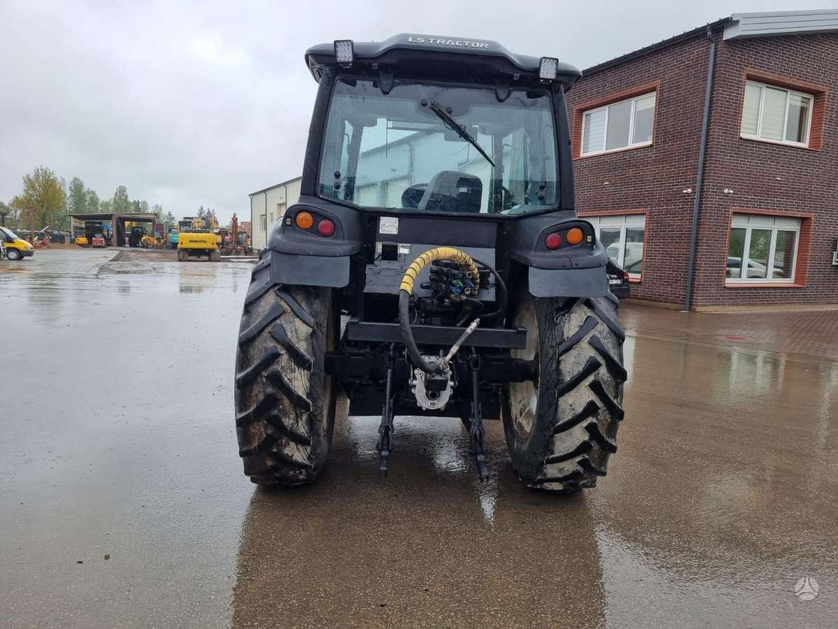 LS Mtron Plus 100, tractors