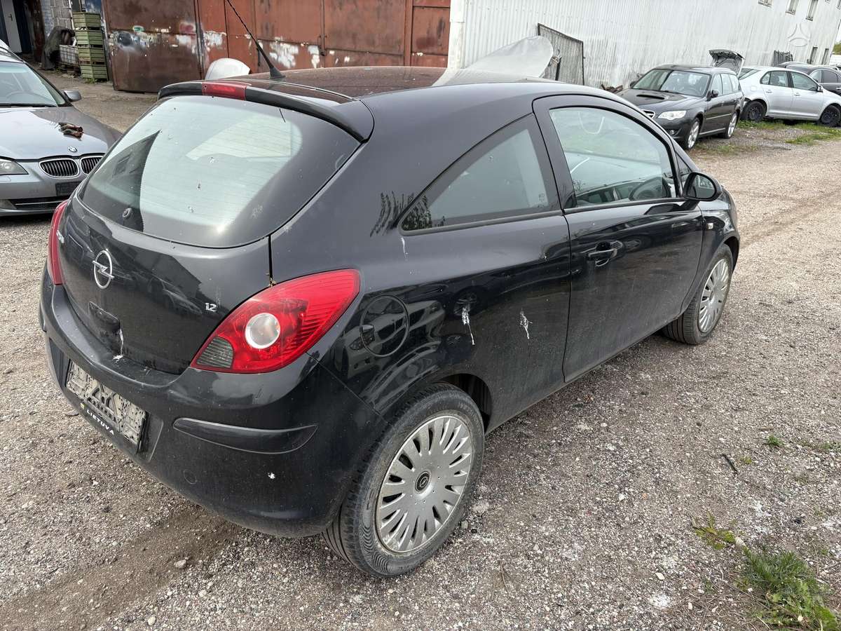 Opel Corsa 37068366700