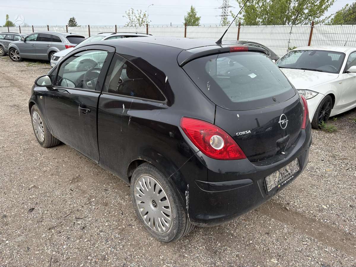 Opel Corsa 37068366700