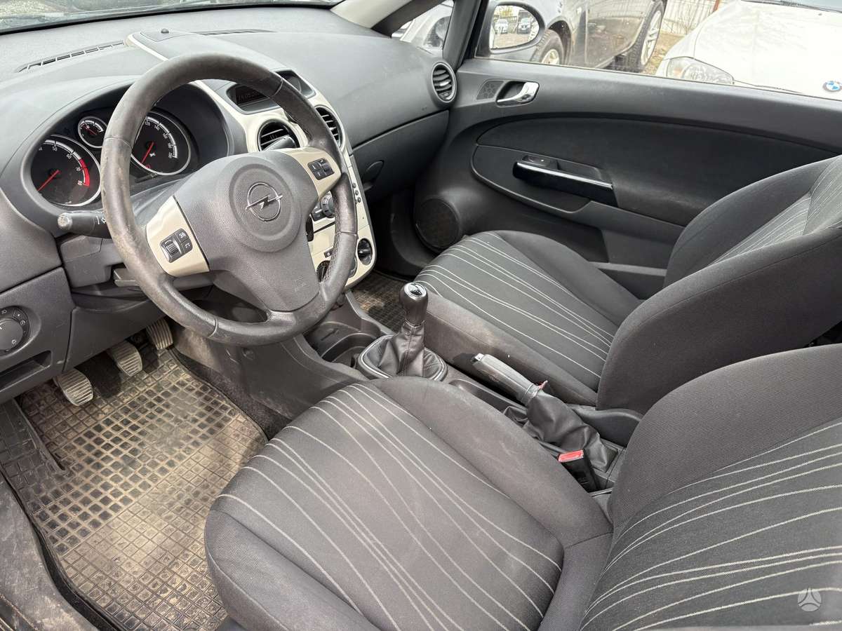 Opel Corsa 37068366700