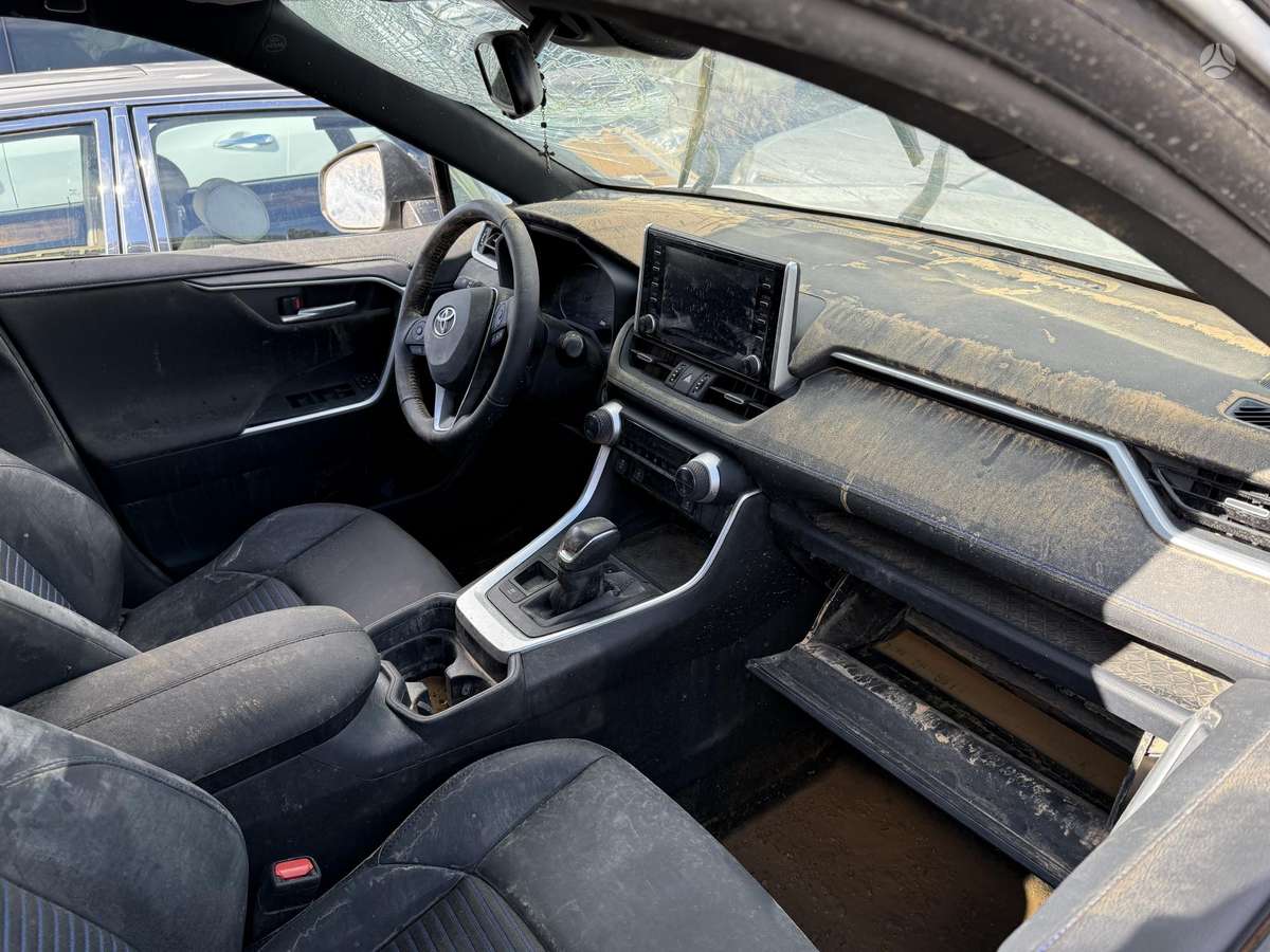 Toyota RAV4 dalimis