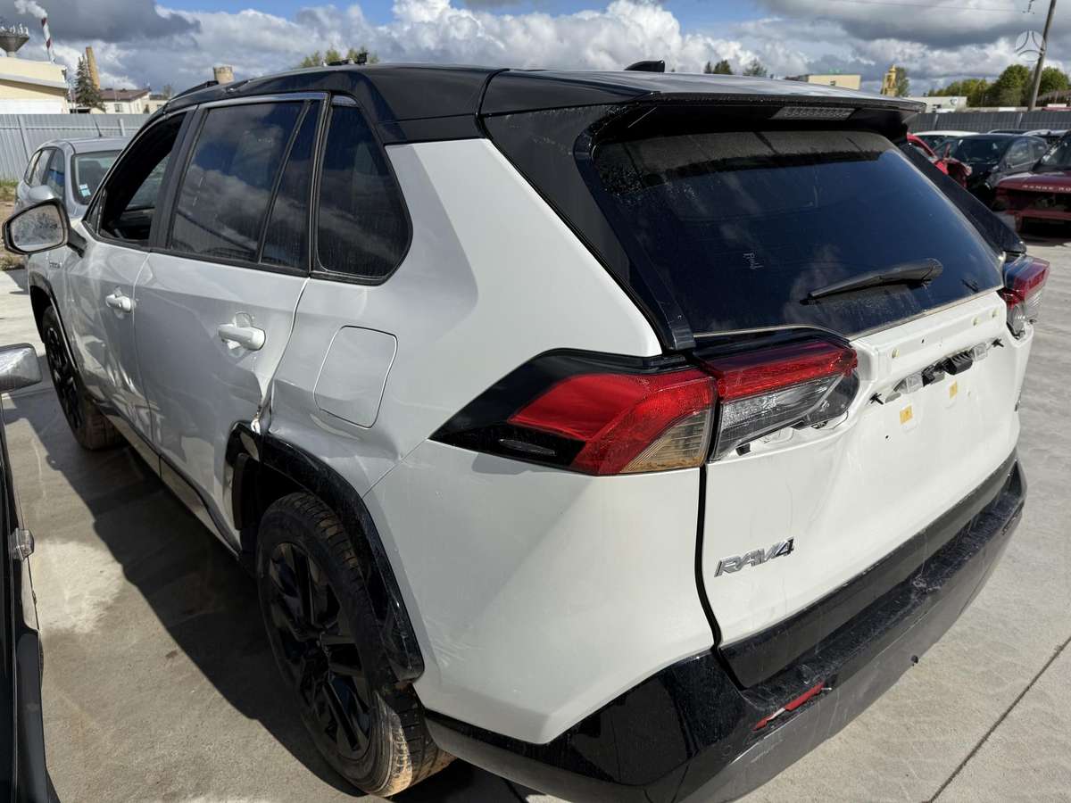 Toyota RAV4 по частям