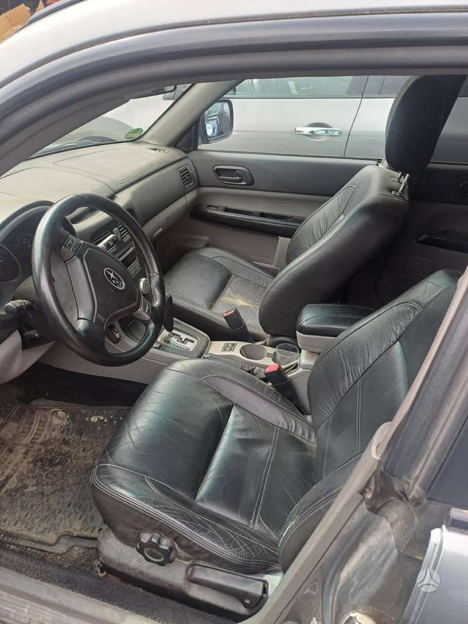 Subaru Forester dalimis
