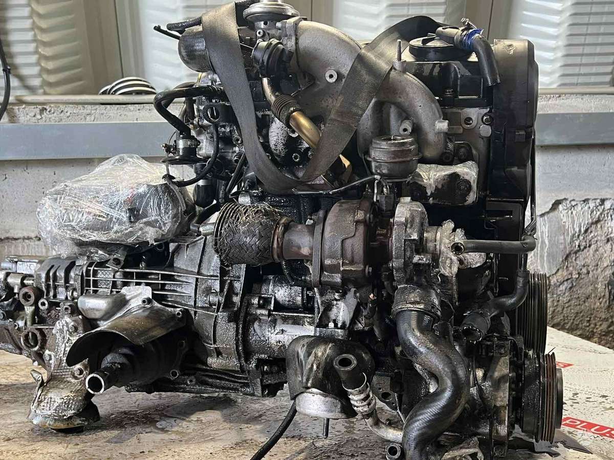 Volkswagen Passat, Variklis AWX