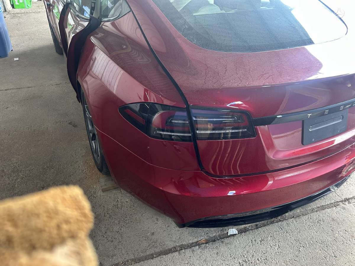 Tesla Model S Skendes baterija gera