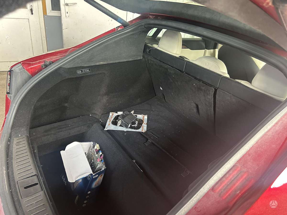 Tesla Model S Skendes baterija gera