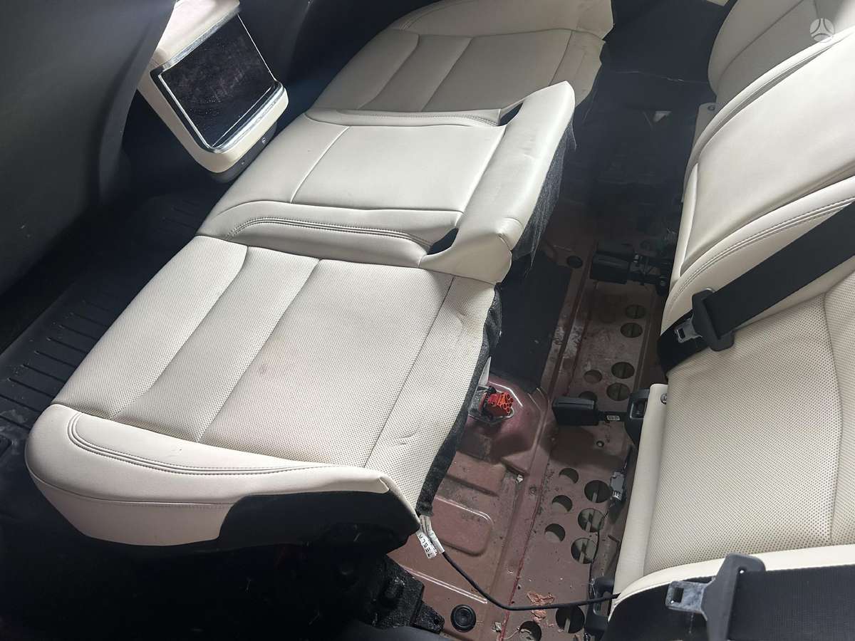 Tesla Model S Skendes baterija gera