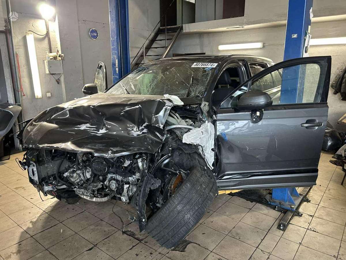 Audi Q7 dalimis