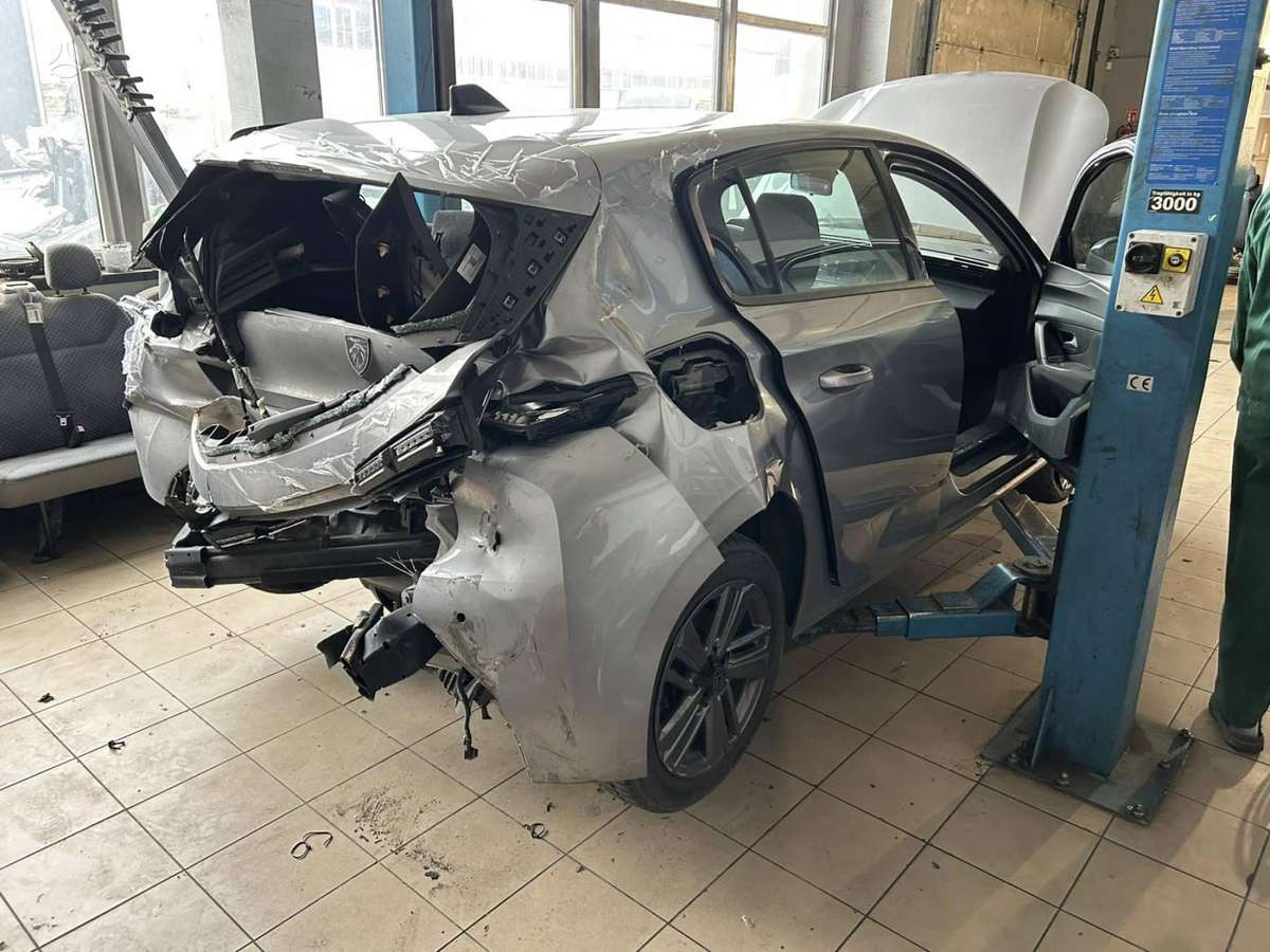 Peugeot 308 dalimis