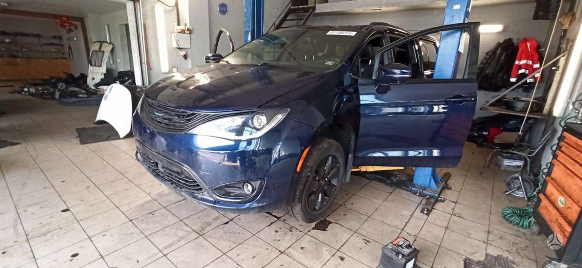 Chrysler Pacifica rezerves daļās