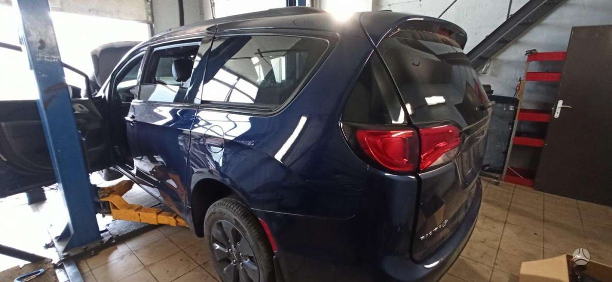 Chrysler Pacifica for parts