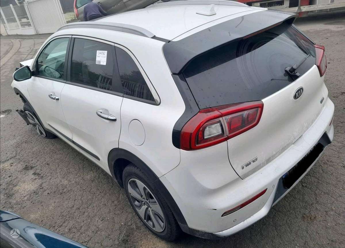 Kia Niro dalimis
