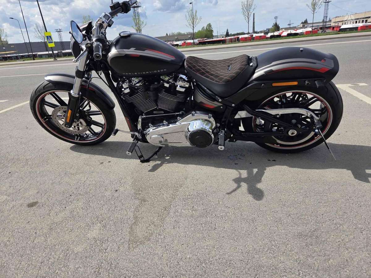 Harley-Davidson BREAKOUT 1868cc, choppers / cruisers / custom