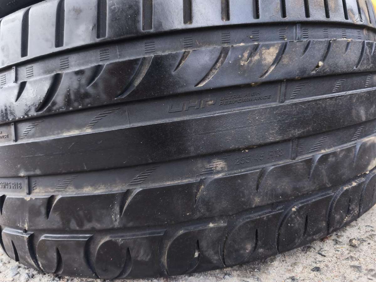 Orium UHP, vasaras 255/45 R18