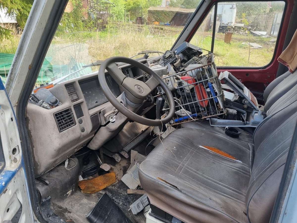 Peugeot J5