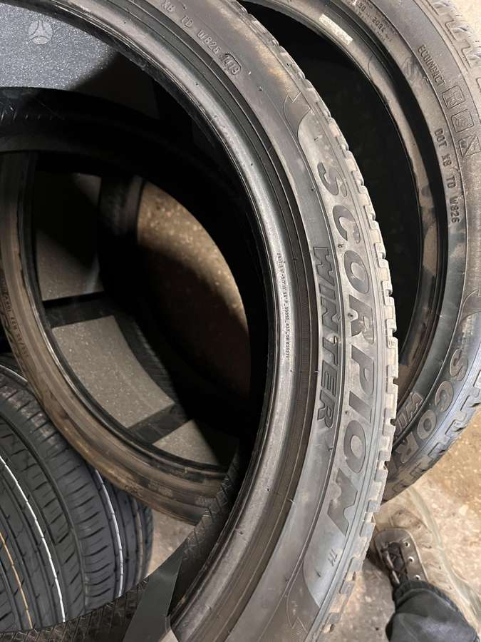 Pirelli, vissezonas 285/35 R22