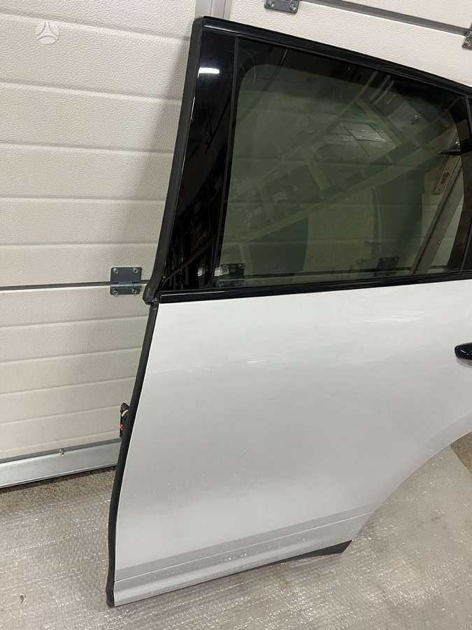 Porsche Cayenne doors