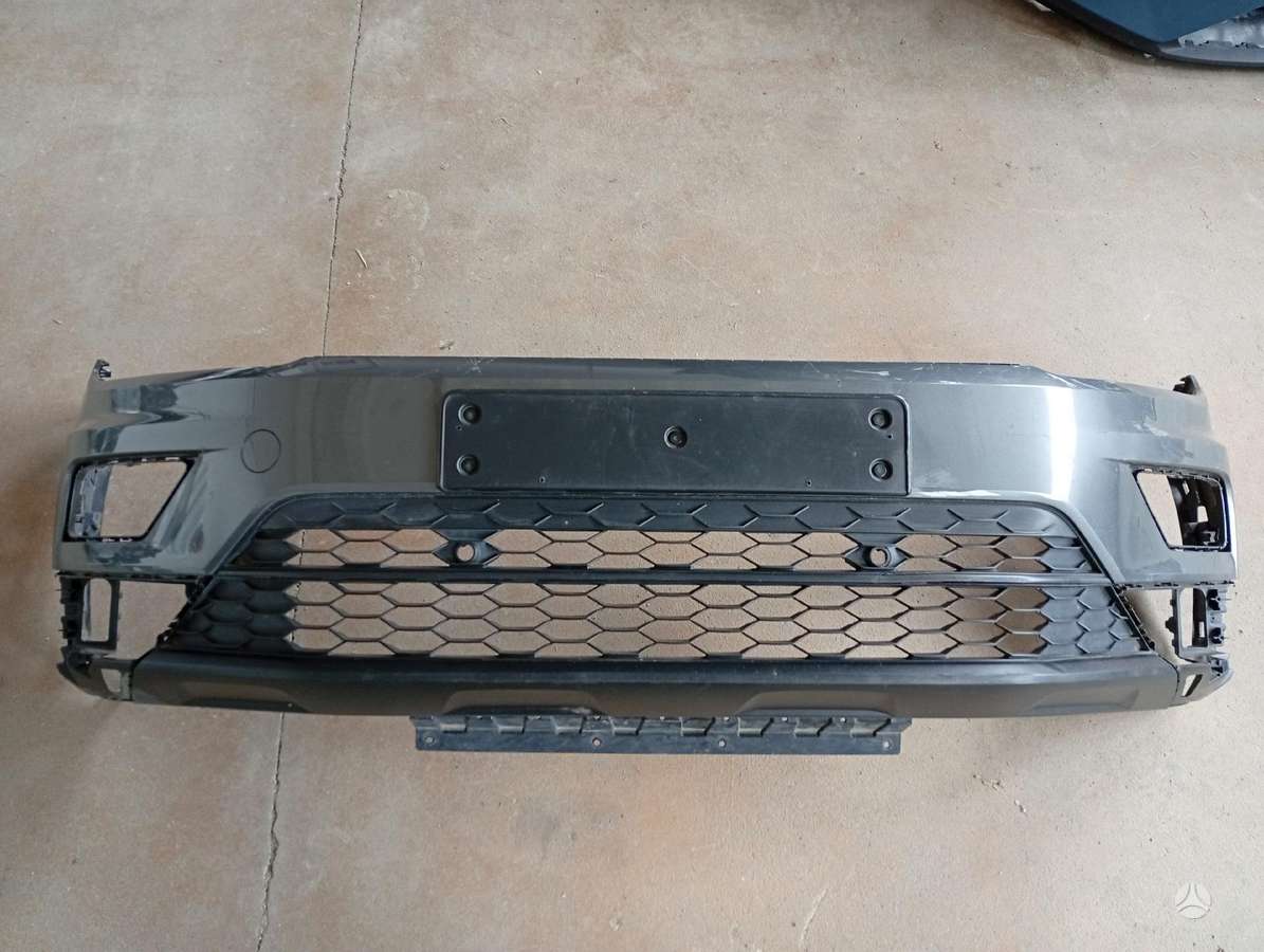 Volkswagen Tiguan bumpers, lights