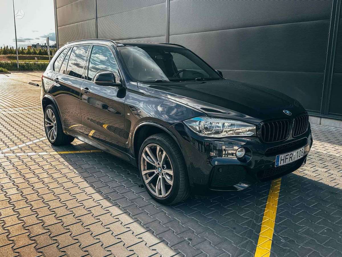 BMW X5, 3.0 l., off-road / crossover