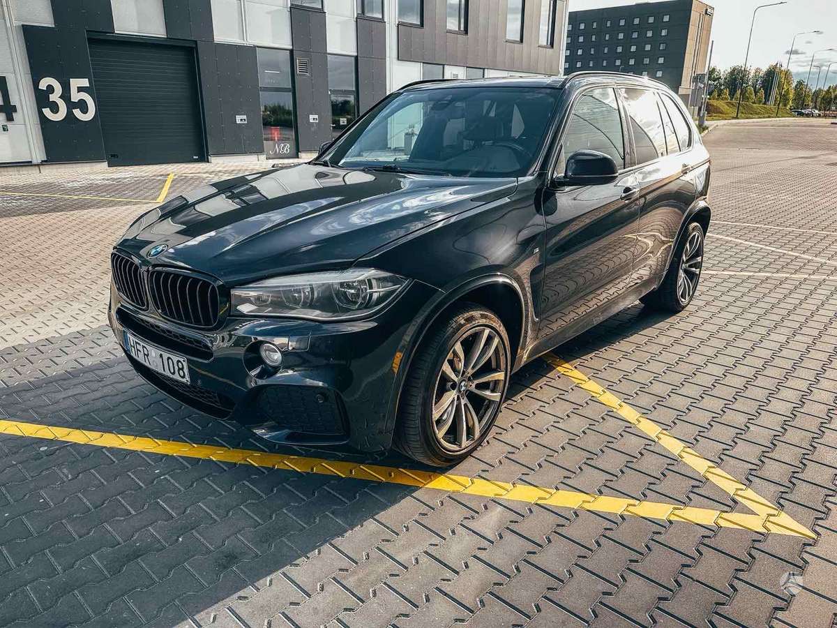 BMW X5, 3.0 l., off-road / crossover